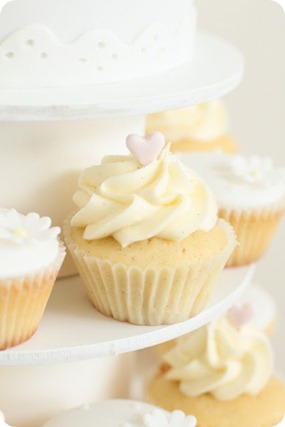 Wedding Cake via Hello Naomi