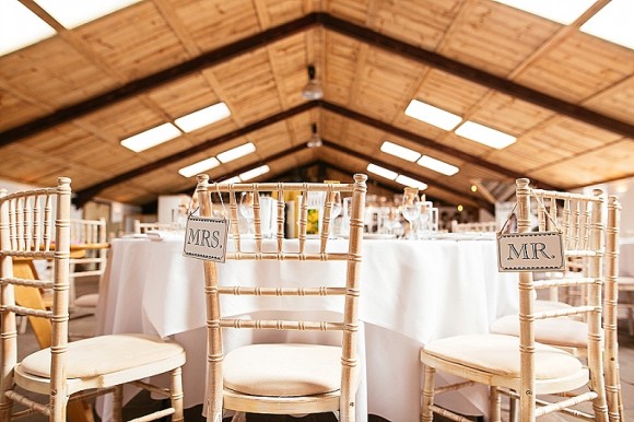 A Tuscan Wedding at Owen House Barn (c) Suzy Wimbourne Photography (22)