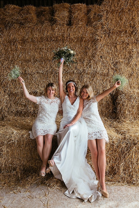 A Tuscan Wedding at Owen House Barn (c) Suzy Wimbourne Photography (52)