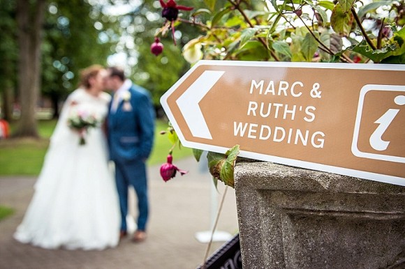 A Pastel Wedding at Chester Zoo (c) Jack Knight Photography (17)