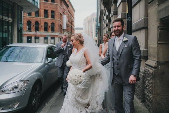 A Chic City Wedding at King Street Townhouse (c) Kate McCarty Photography (22)