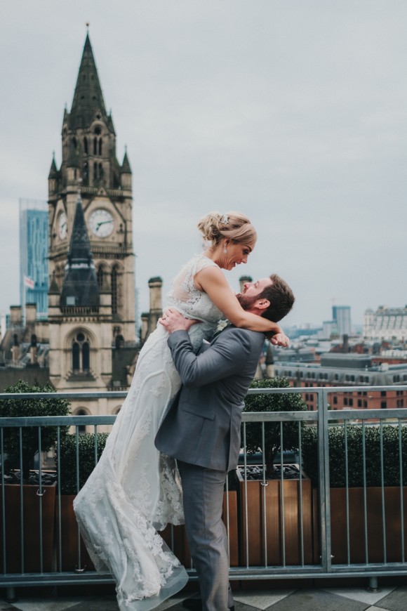 A Chic City Wedding at King Street Townhouse (c) Kate McCarty Photography (47)
