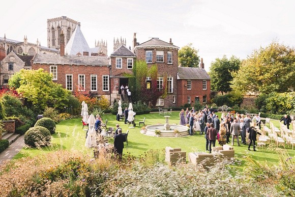 A Pretty City Wedding in York (c) Richard Perry Photography (20)