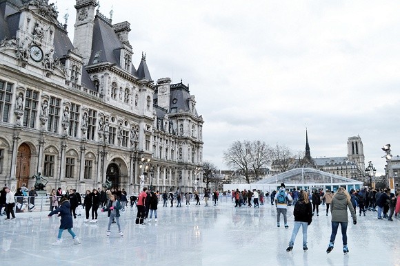 ice rink outside the Hotel de Ville